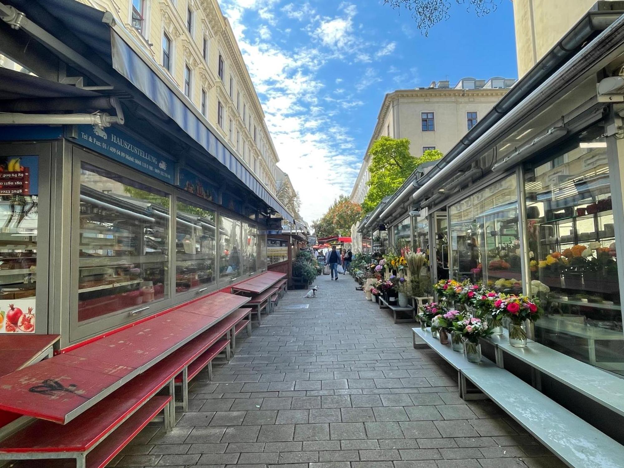 Premium Located At The Famous Kutschkermarkt Viena